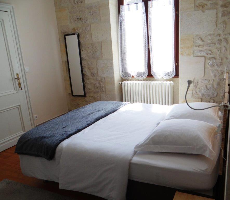 Au Coeur Des Vignobles Bed and Breakfast Saint-Estèphe Εξωτερικό φωτογραφία